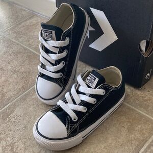 Converse Chucks Infant Sneakers Size 8 Black & White